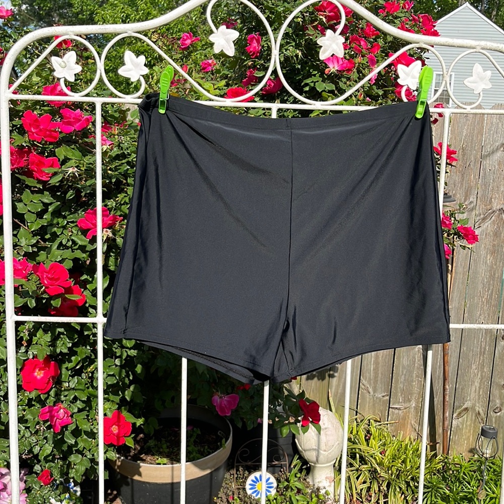 Joybik exercise shorts NWOT, size 4X